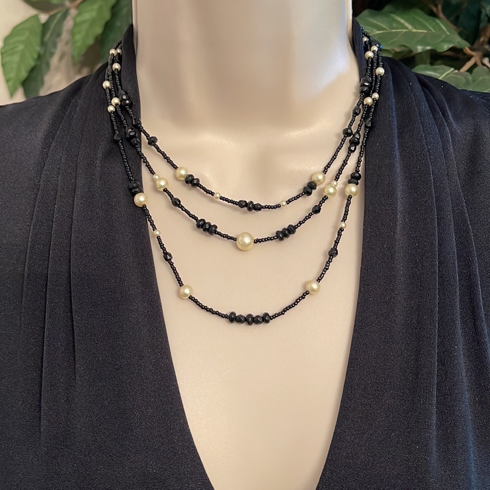 WHBM MULTI-STRAND BLACK BEAD & FAUX PEARL NECKLACE
